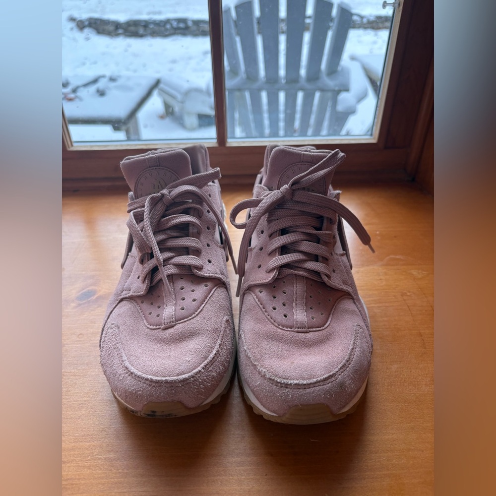 Women’s Nike Air Huarache sneakers